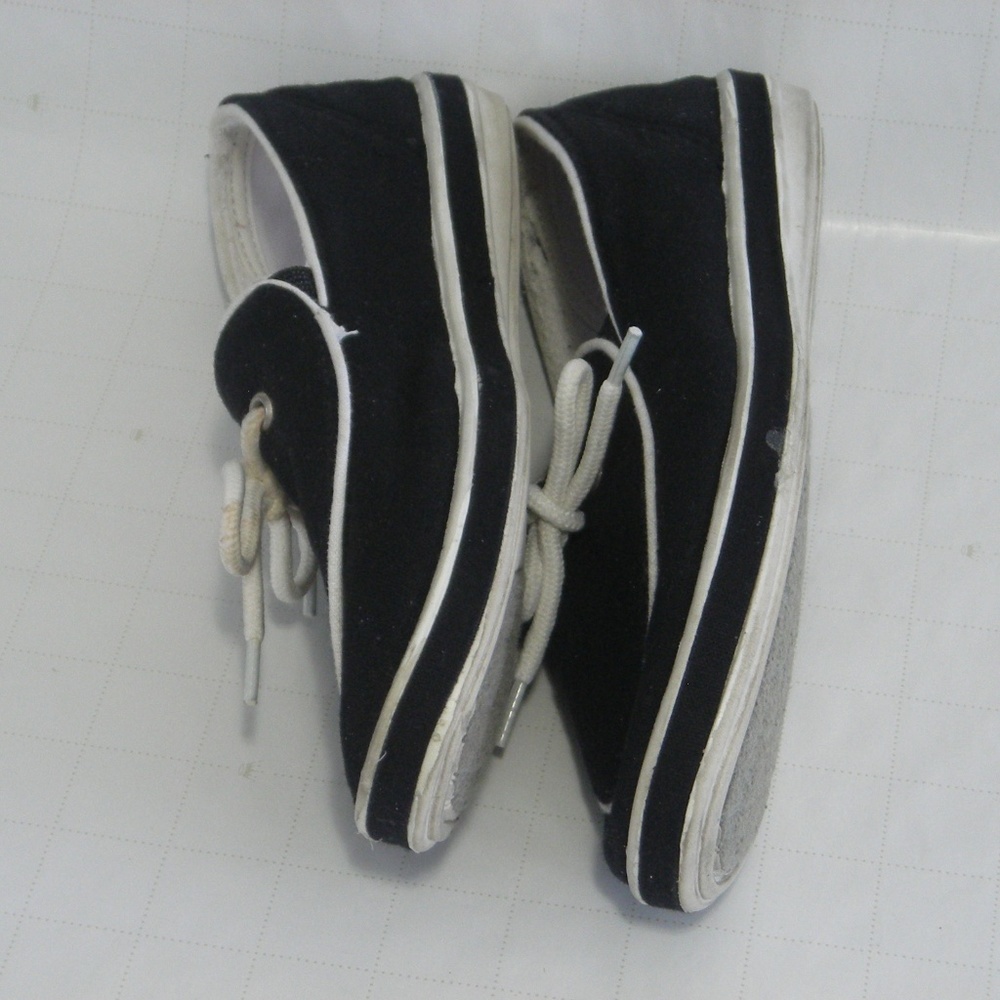 Step Abouts Women's Black Slip On Sneakers Shoes S - Picture 4 of 8